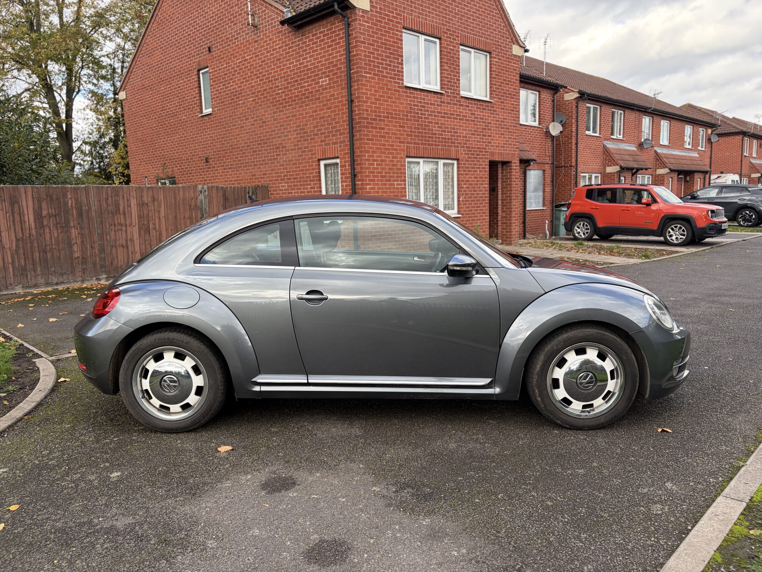 VOLKSWAGEN BEETLE 2014