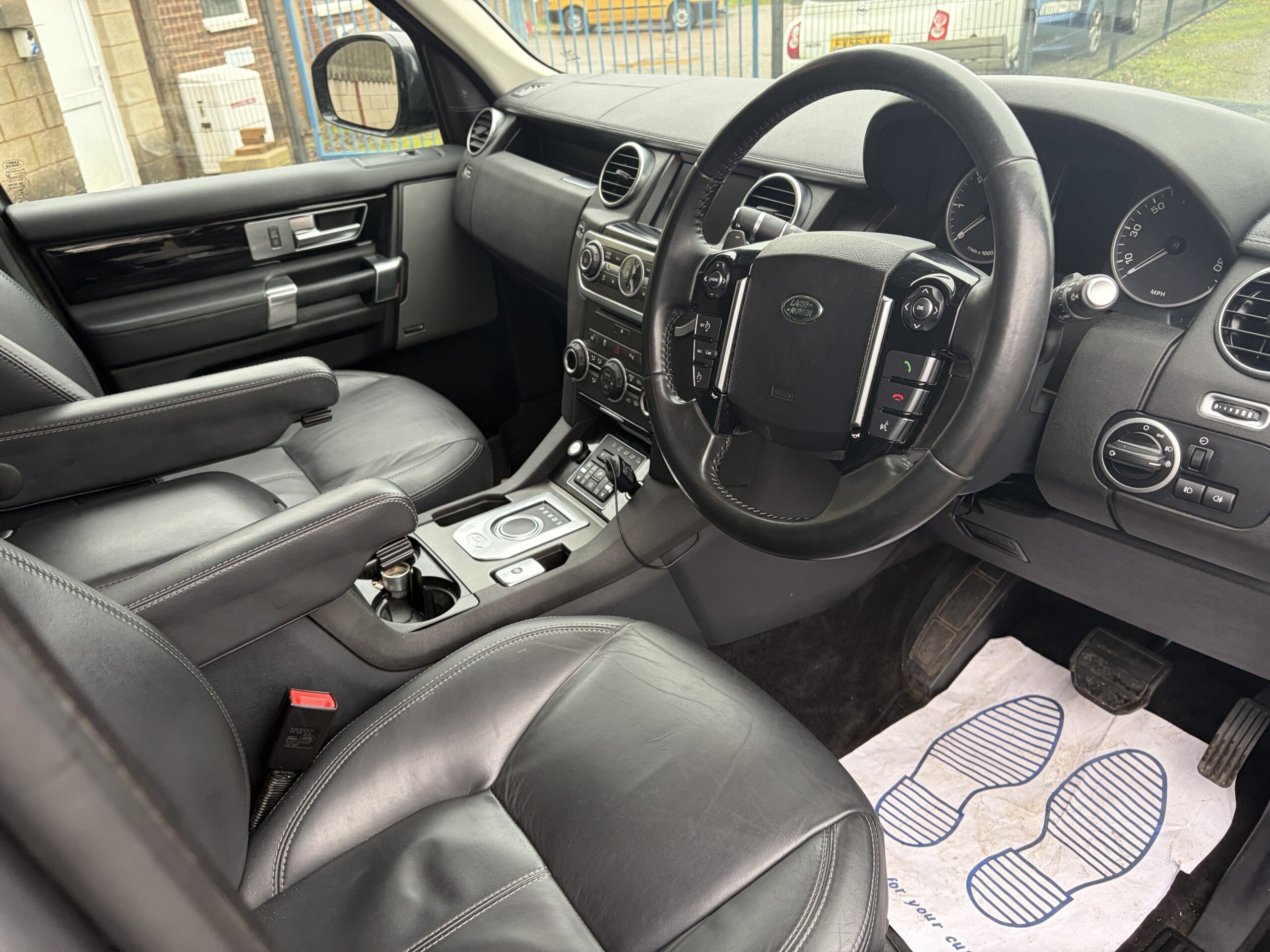 
								Land Rover Discovery 2016 3.0 HSE full									