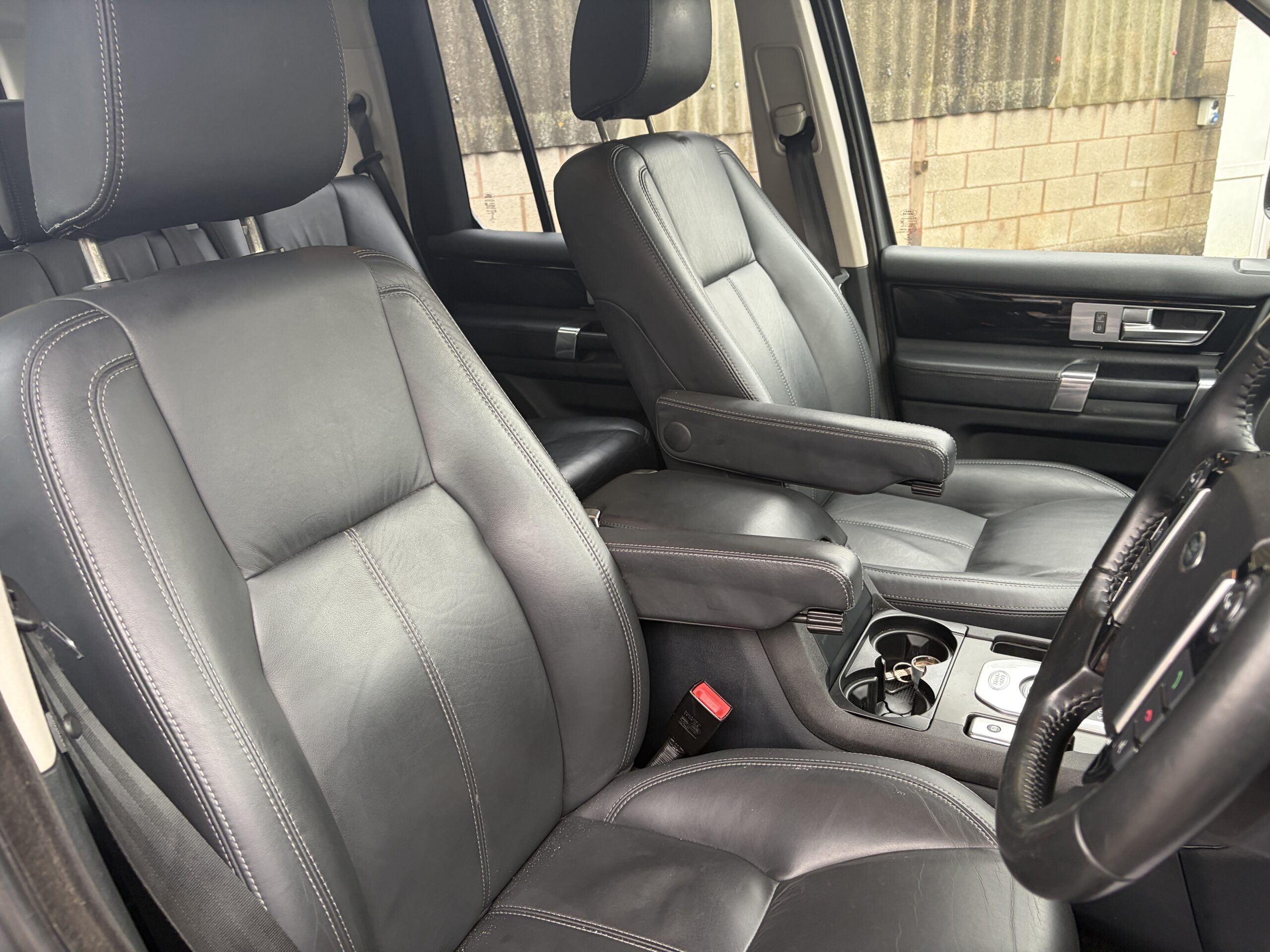 
								Land Rover Discovery 2016 3.0 HSE full									