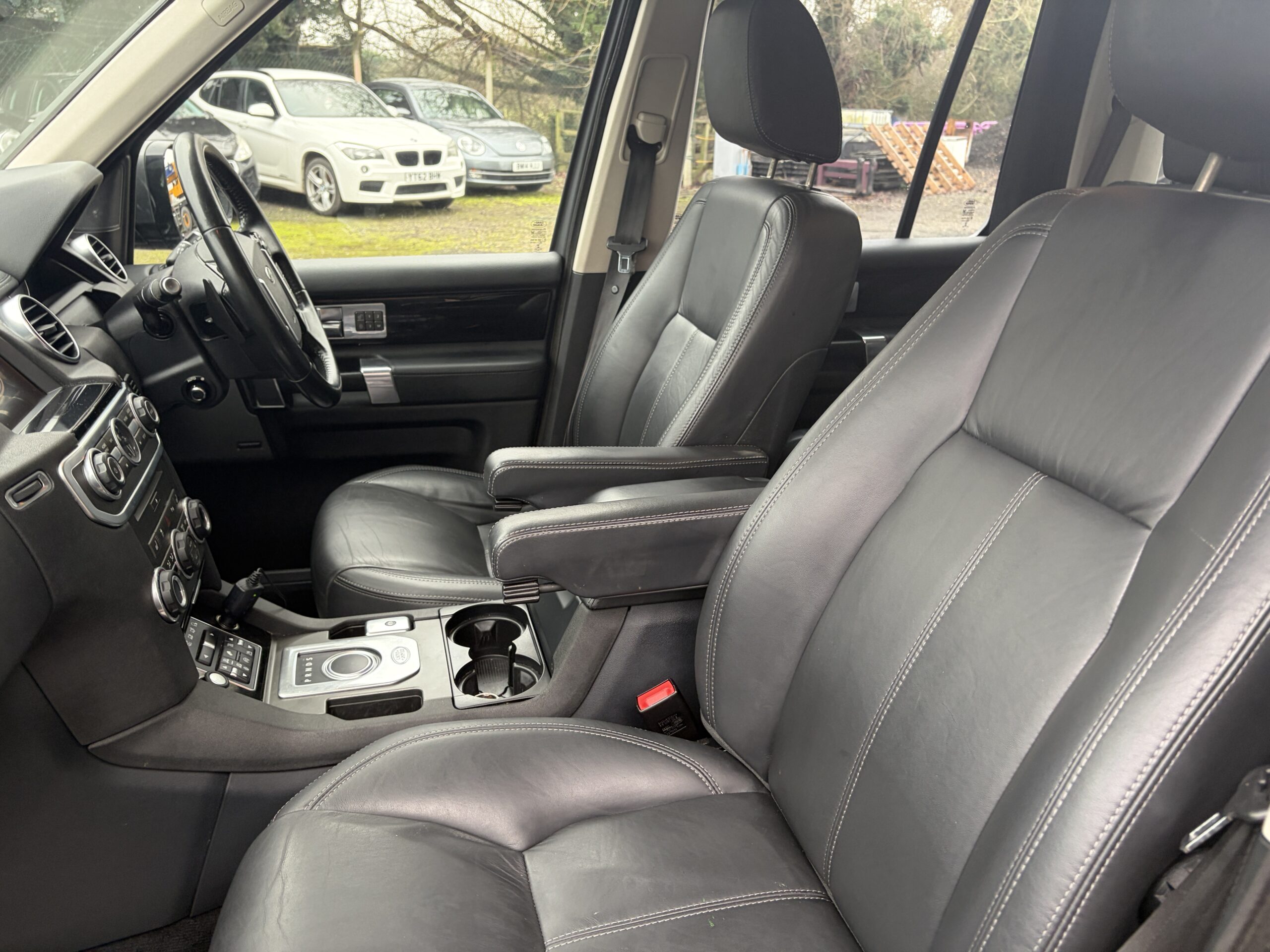 
								Land Rover Discovery 2016 3.0 HSE full									