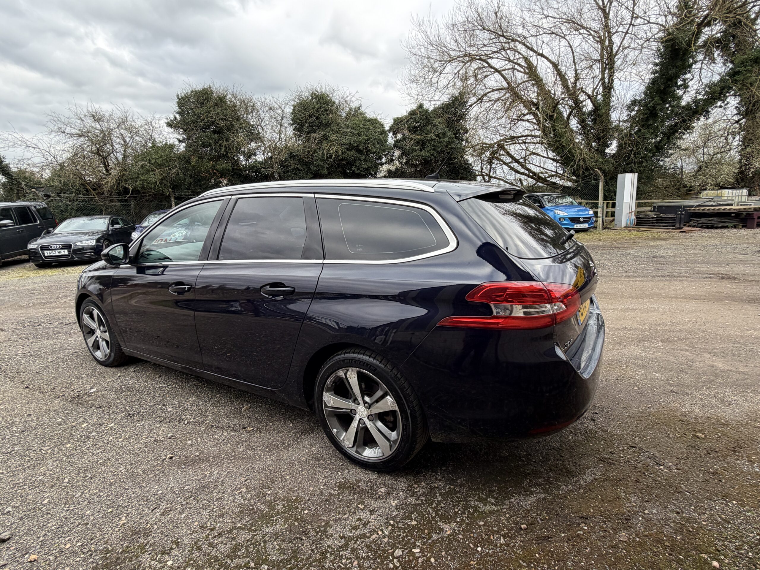 
								Peugeot 308 SW Automatic full									
