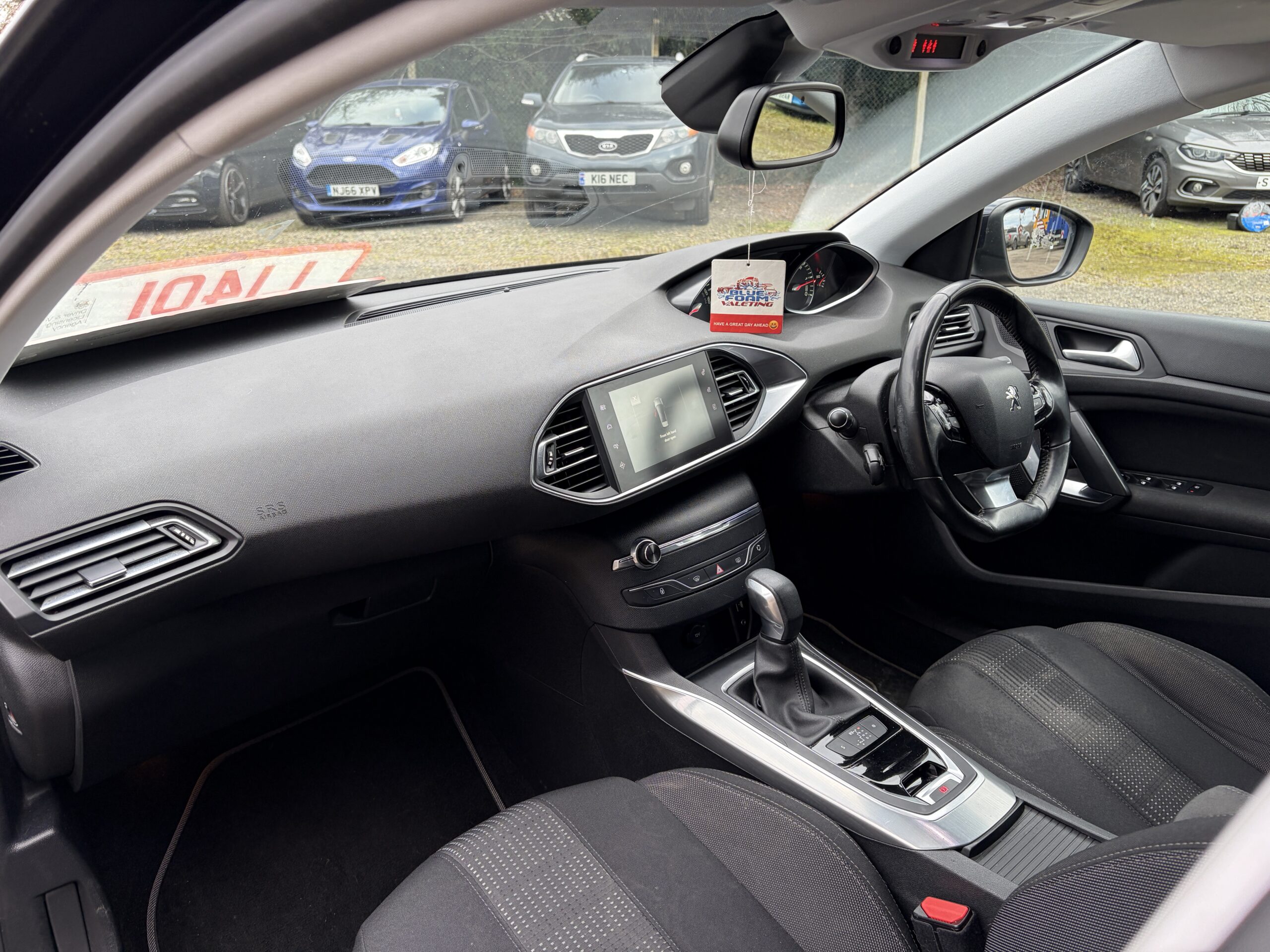 
								Peugeot 308 SW Automatic full									