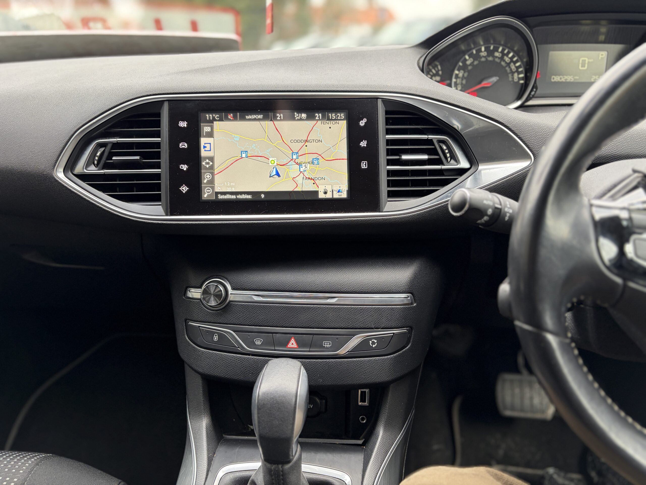 
								Peugeot 308 SW Automatic full									