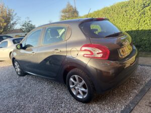 Peugeot 208 1.0 VTi 2013