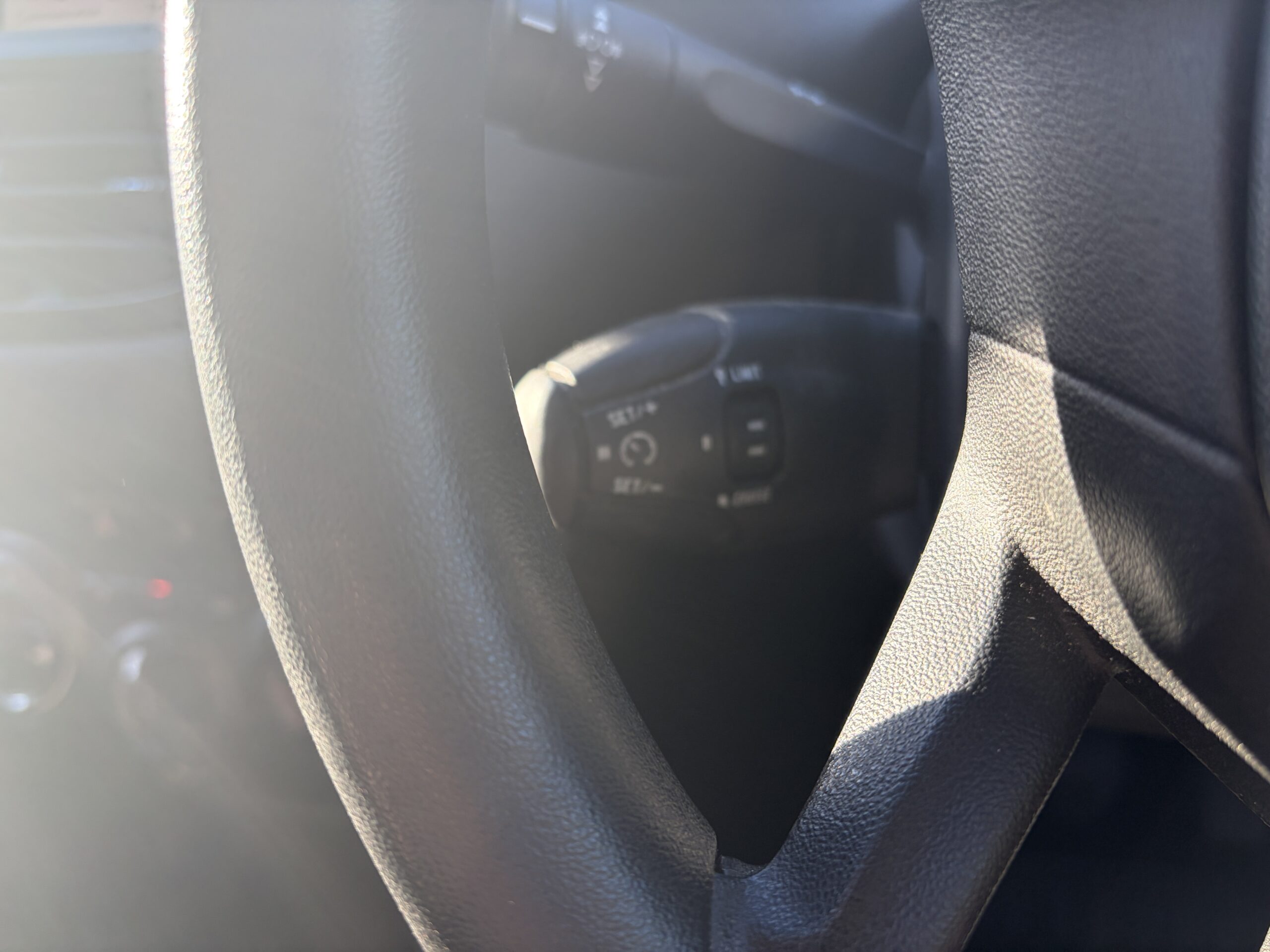 
								Peugeot 208 1.0 VTi 2013 full									
