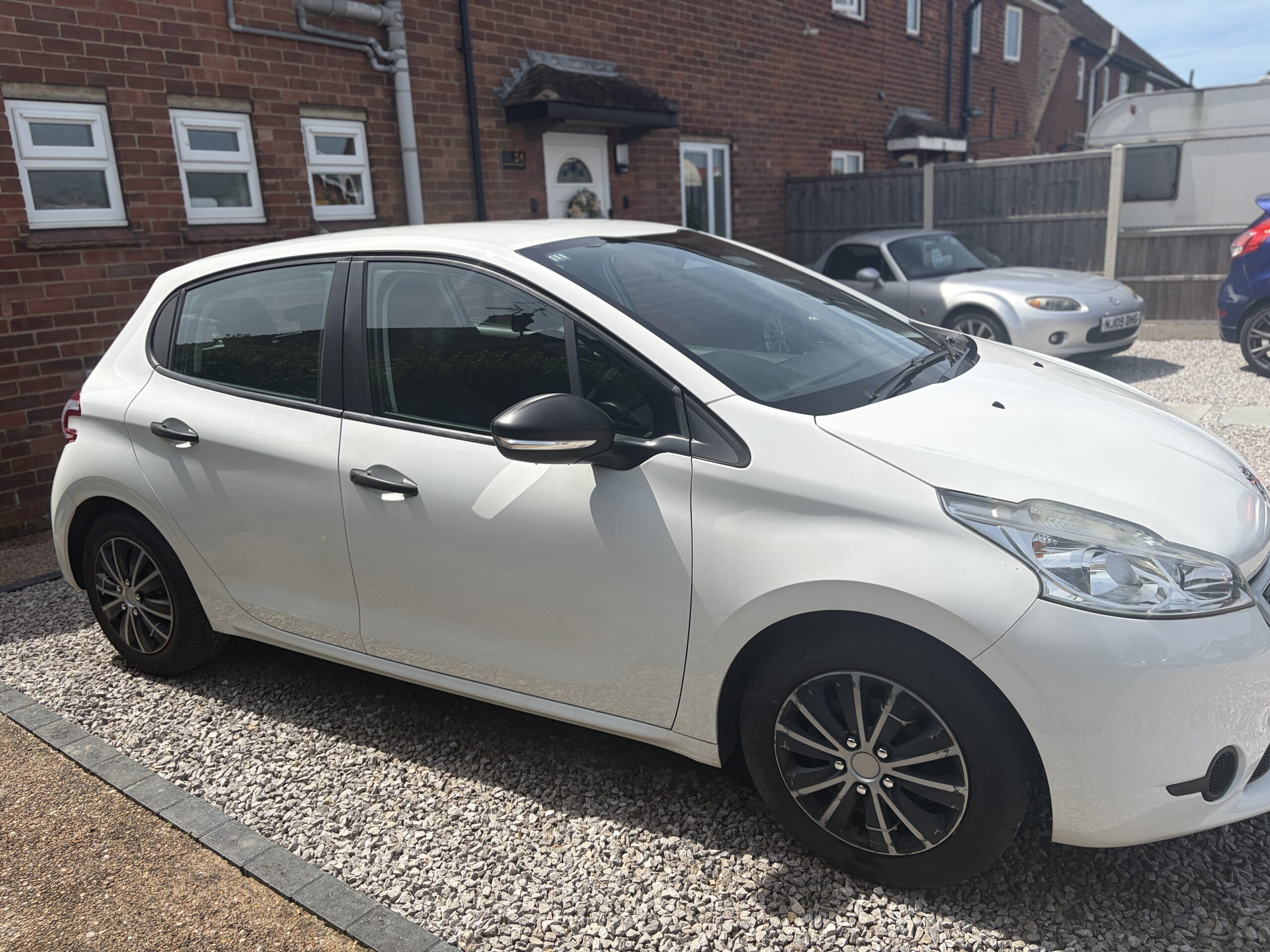 
								Peugeot 208 Vti 2014 full									
