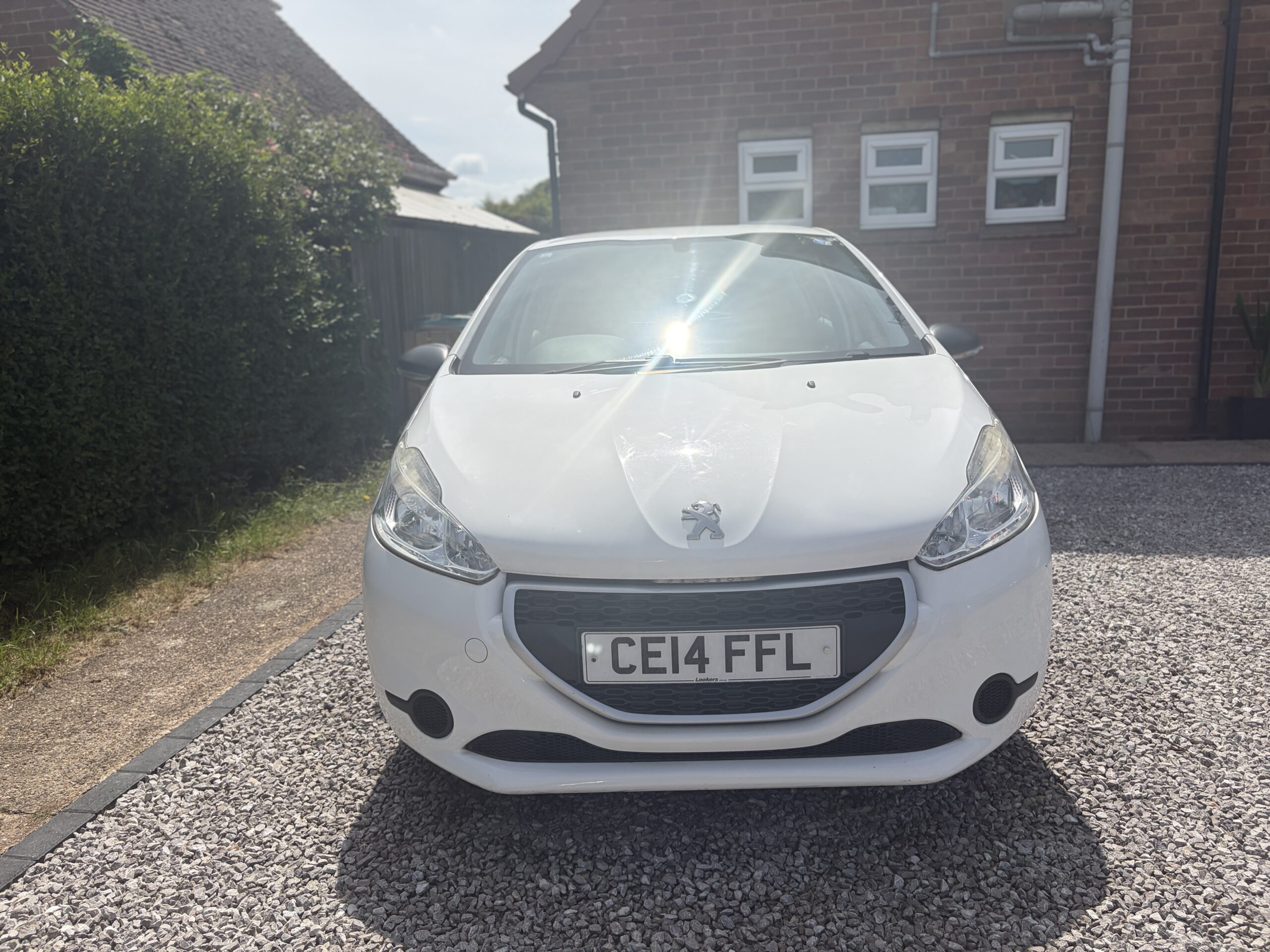 
								Peugeot 208 Vti 2014 full									