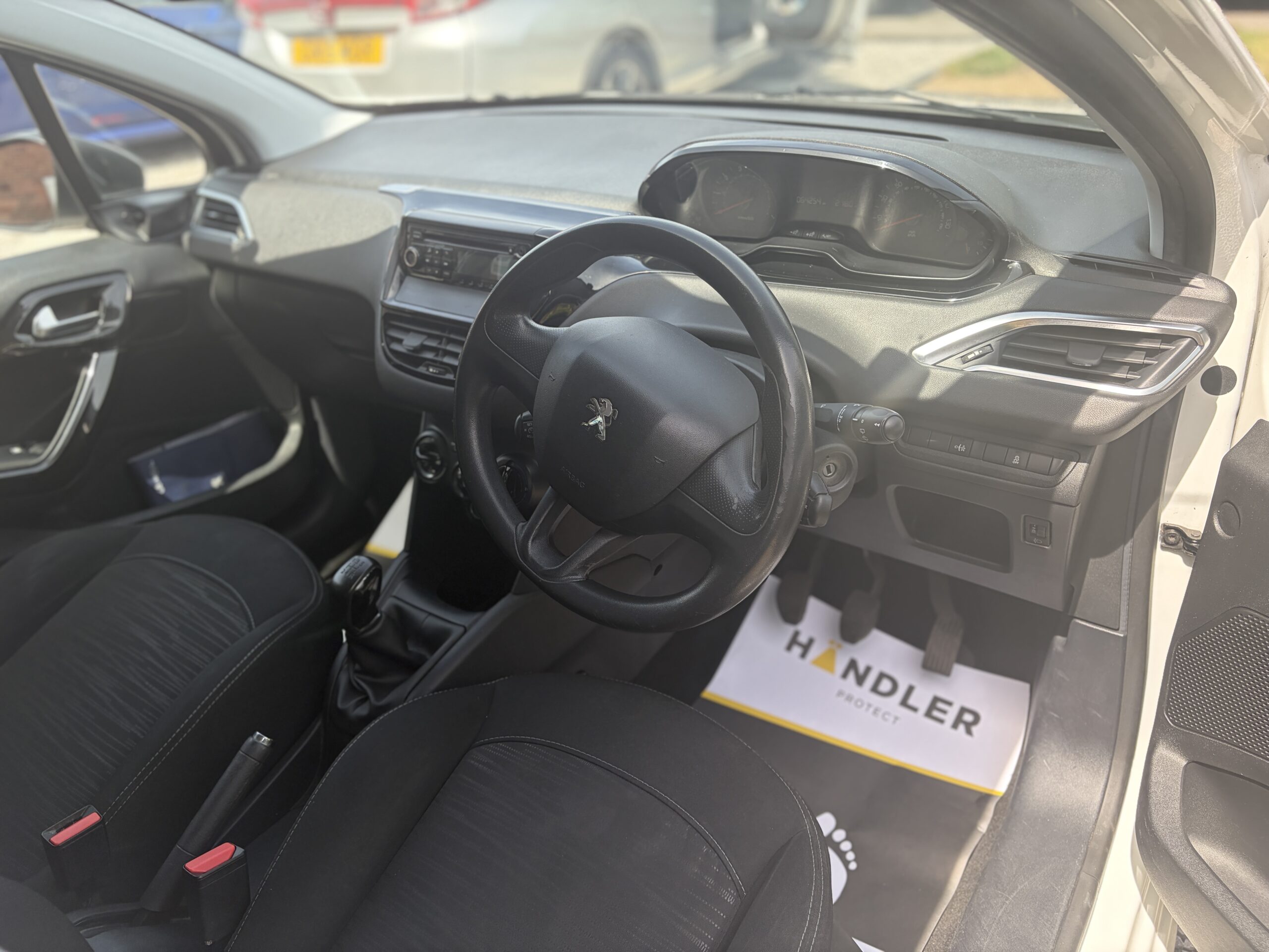 
								Peugeot 208 Vti 2014 full									