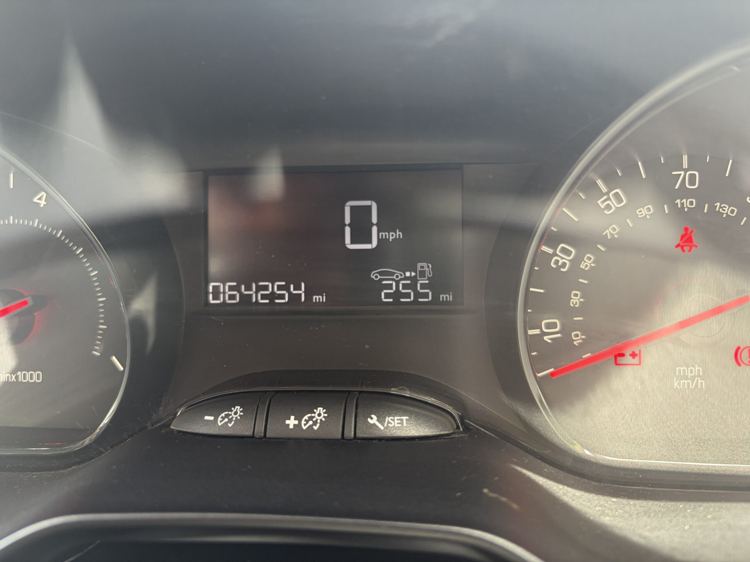 
								Peugeot 208 Vti 2014 full									
