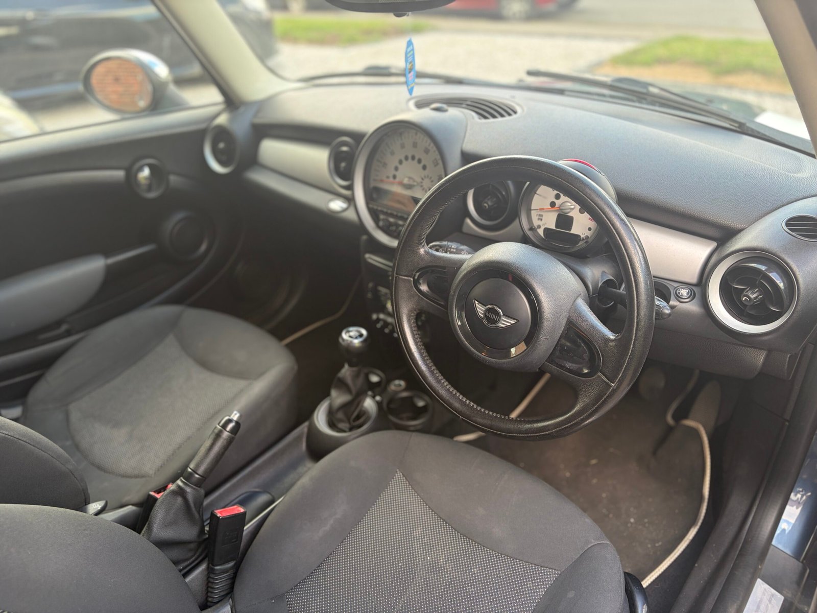 
								Mini Hatch One 1,6 full									