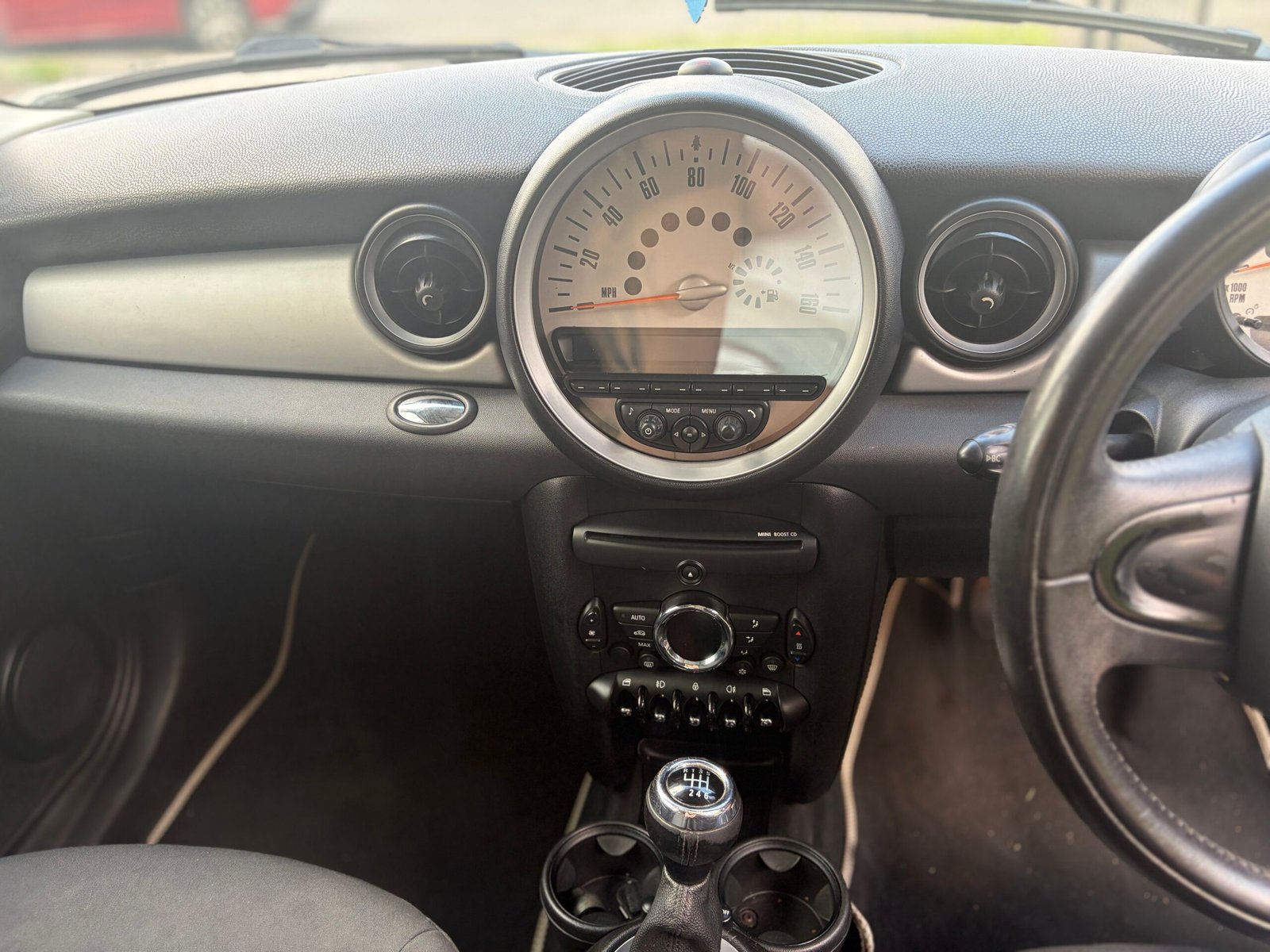 
								Mini Hatch One 1,6 full									