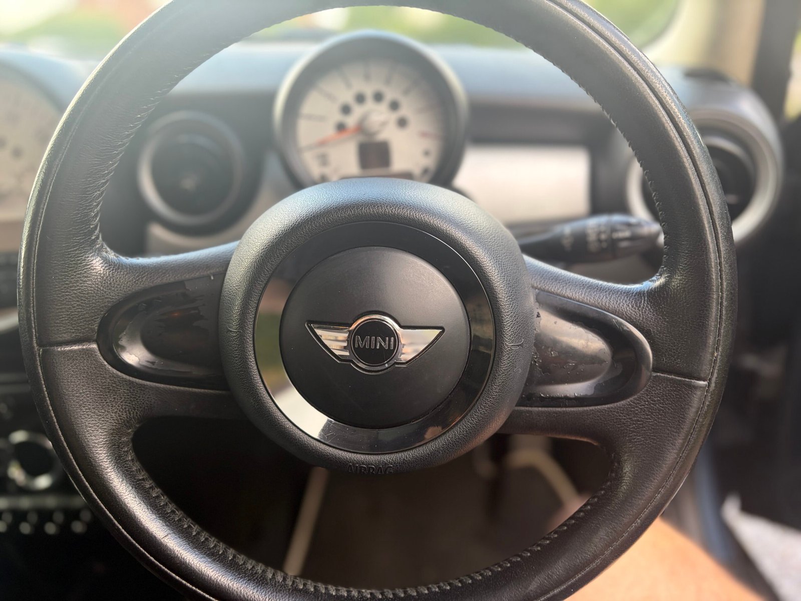 
								Mini Hatch One 1,6 full									