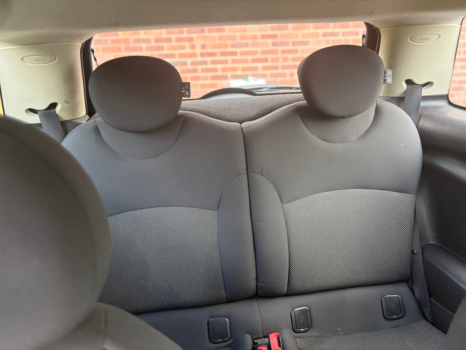 
								Mini Hatch One 1,6 full									