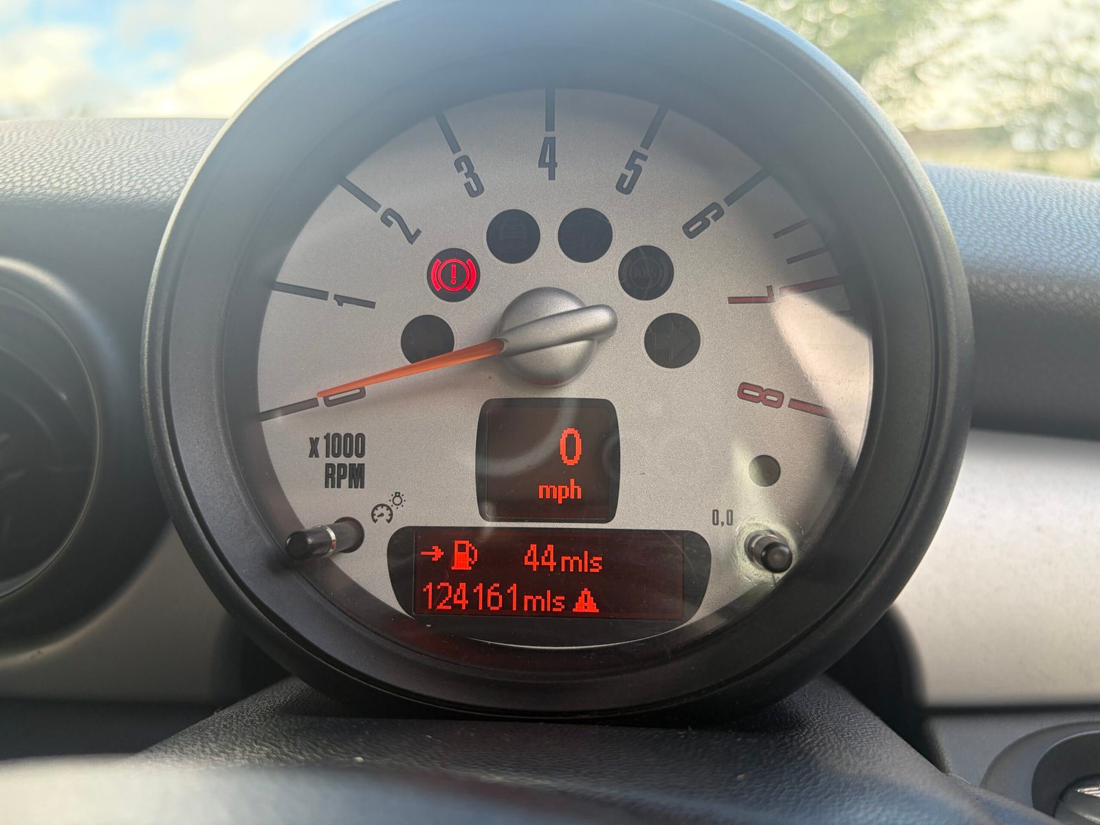 
								Mini Hatch One 1,6 full									