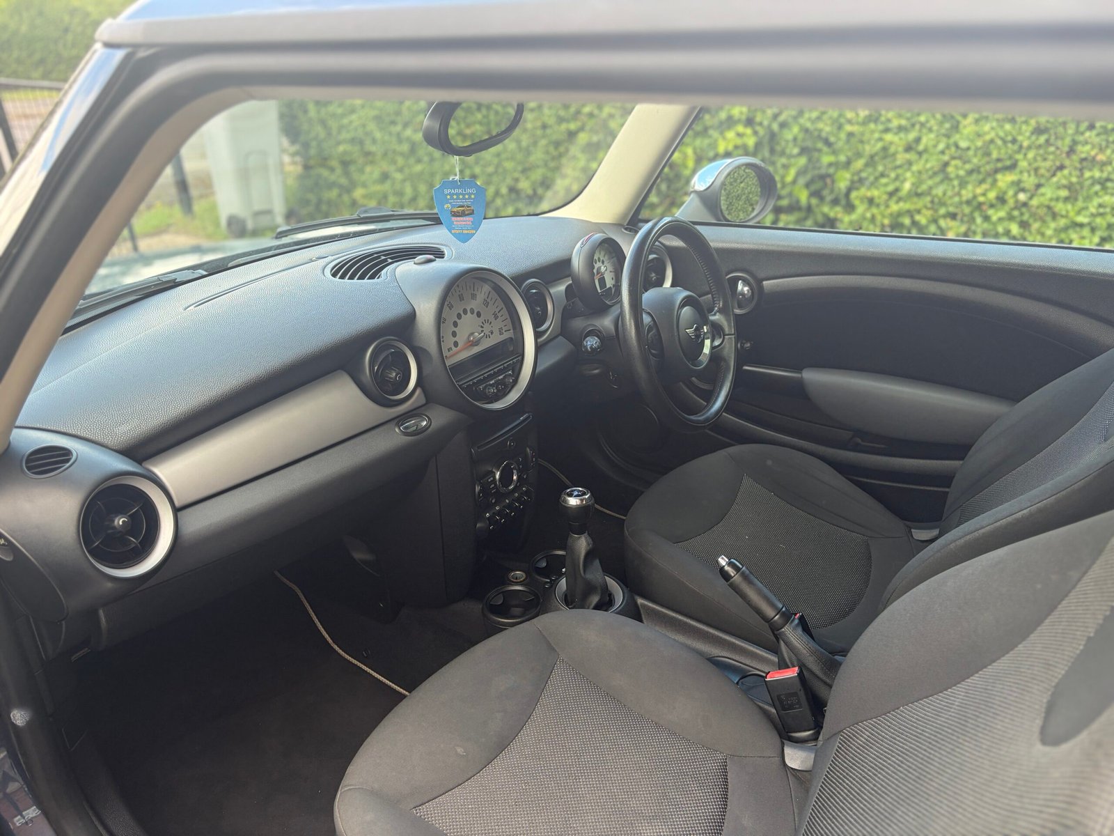 
								Mini Hatch One 1,6 full									