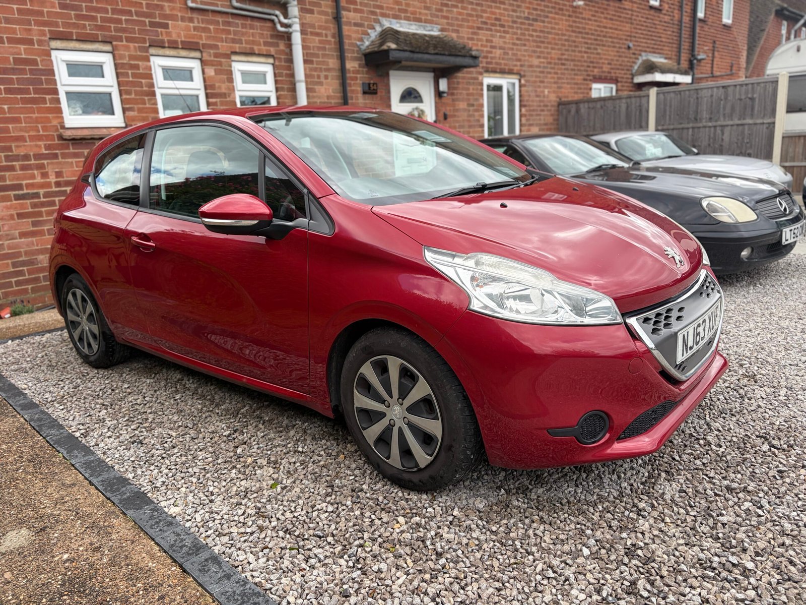 
								Peugeot 208 2013 AUTOMATIC full									