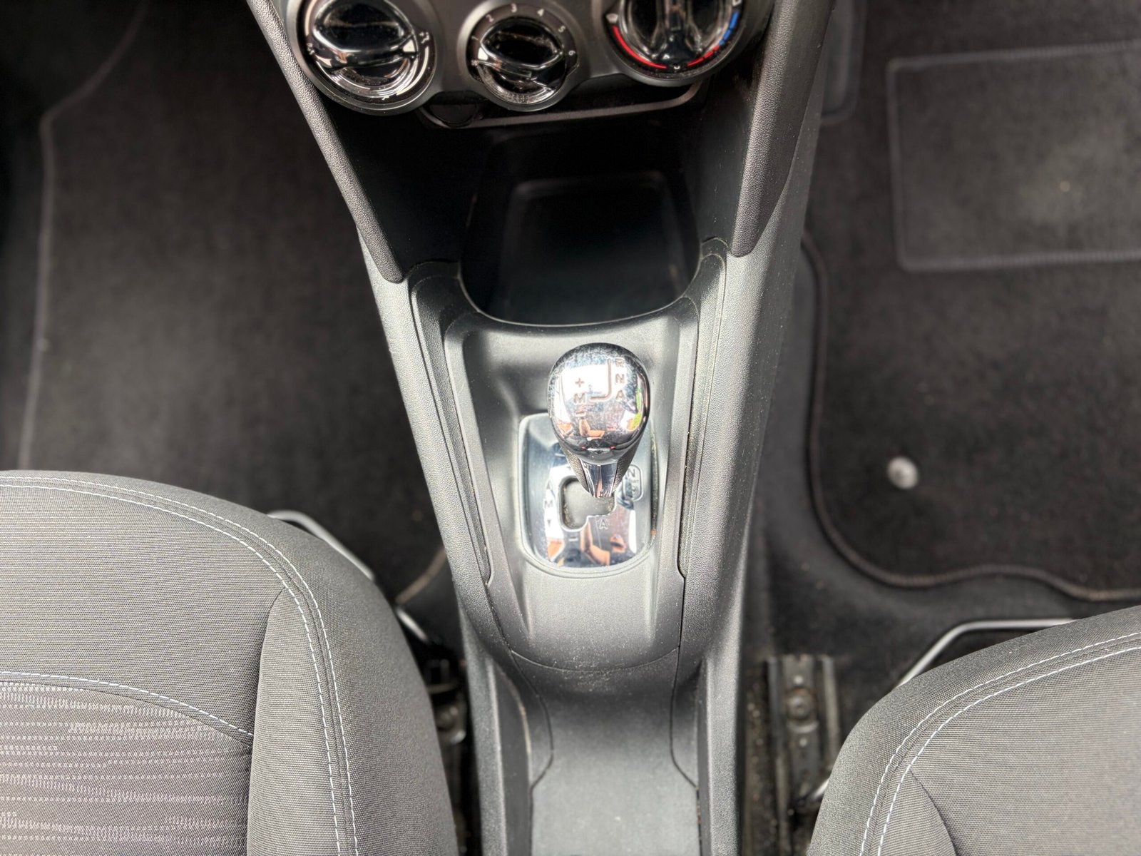 
								Peugeot 208 2013 AUTOMATIC full									