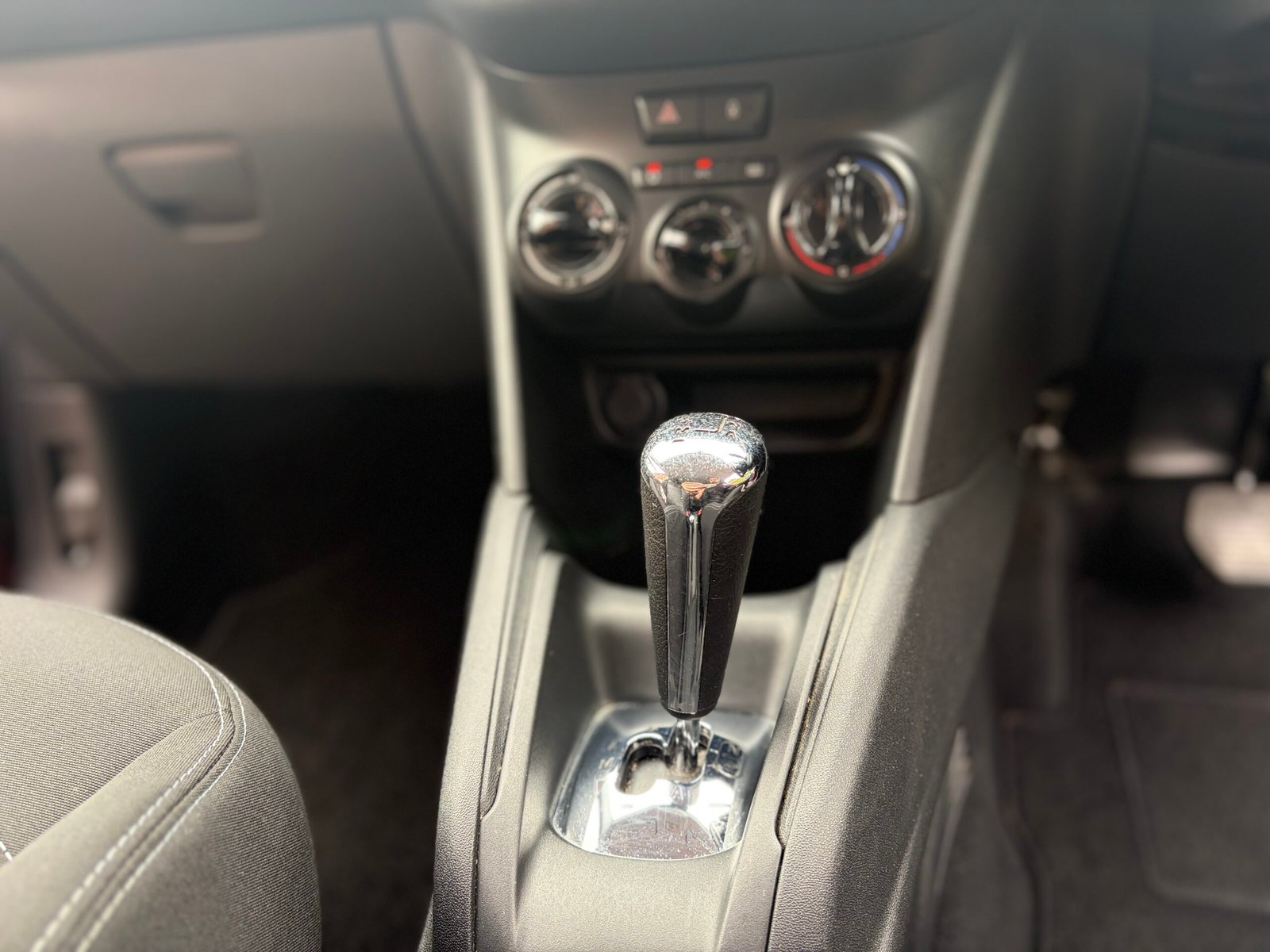 
								Peugeot 208 2013 AUTOMATIC full									