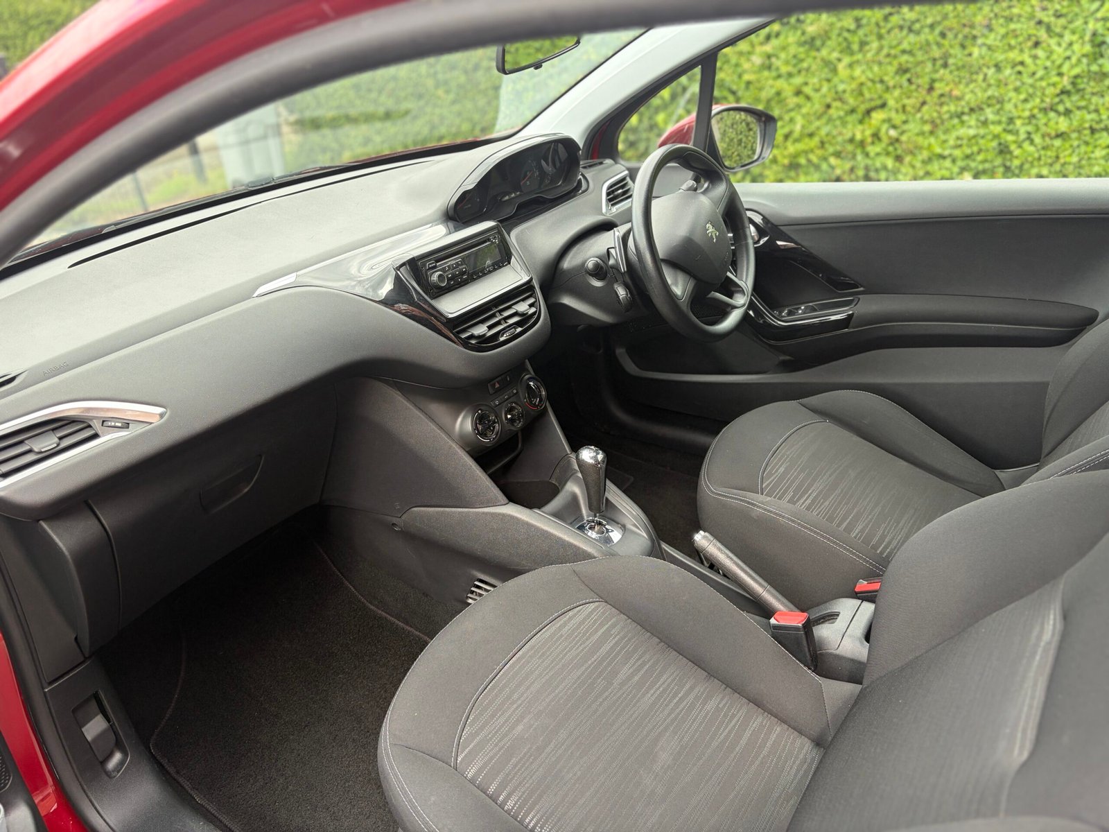 
								Peugeot 208 2013 AUTOMATIC full									