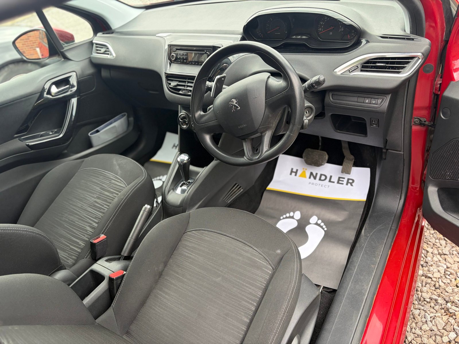 
								Peugeot 208 2013 AUTOMATIC full									