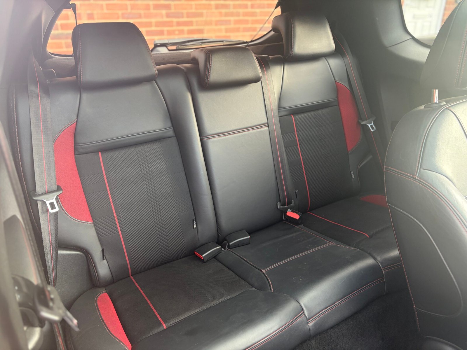 
								Peugeot 208 Gti Limited Edition full									