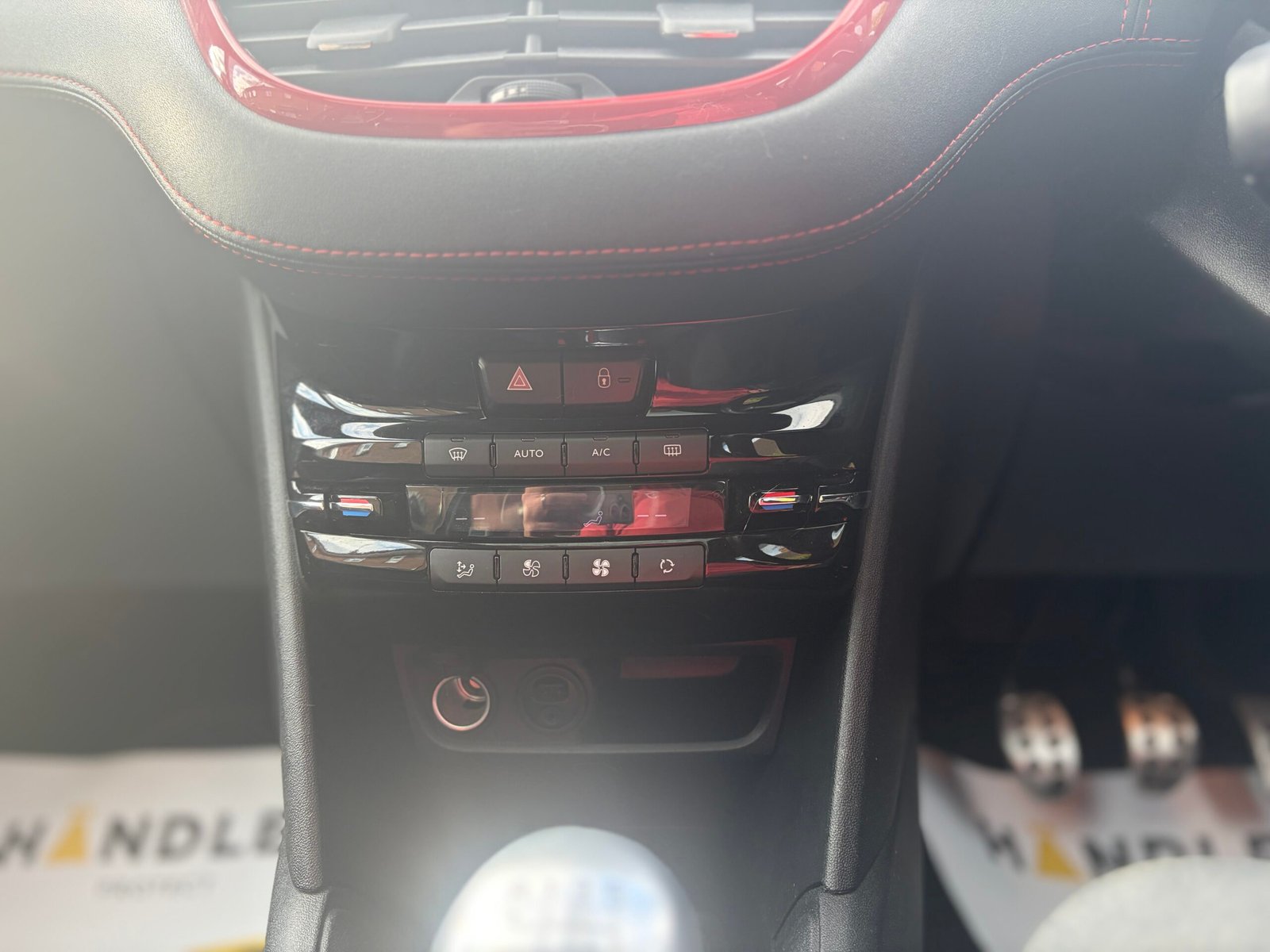 
								Peugeot 208 Gti Limited Edition full									