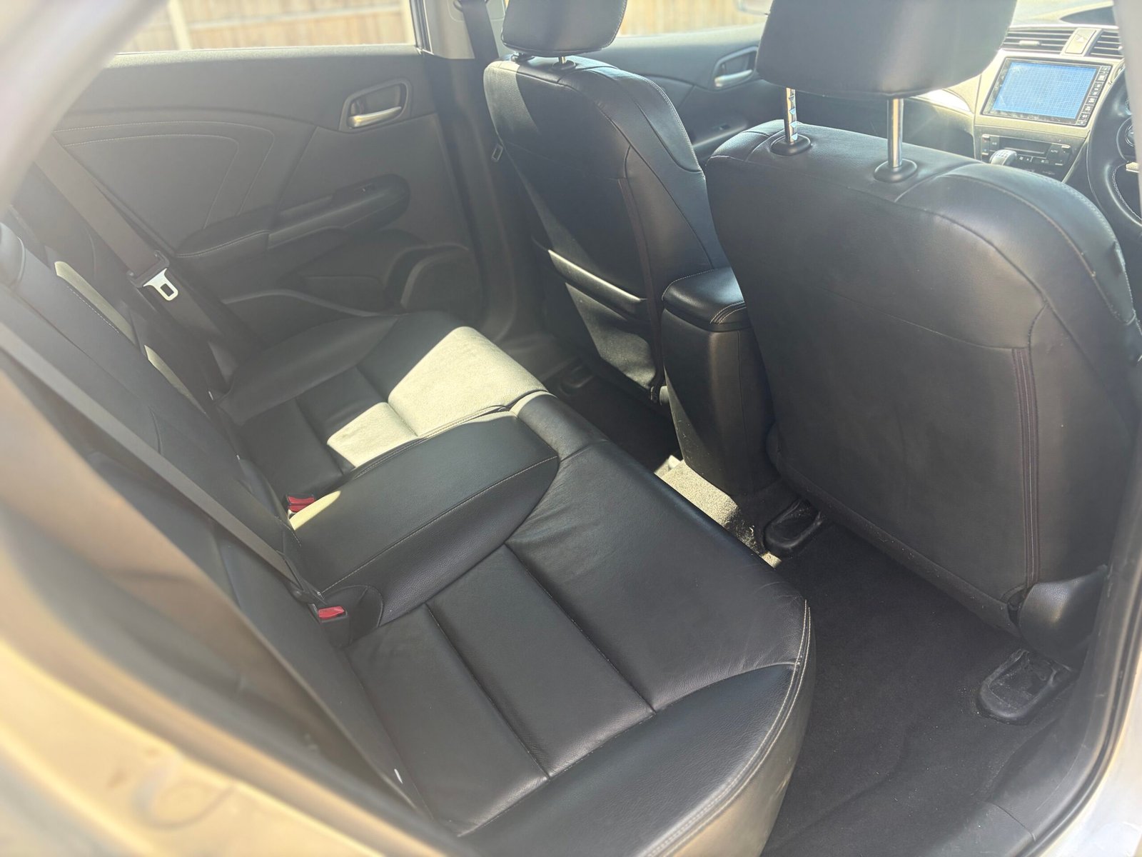 
								Honda Civic 2015 Tourer full									