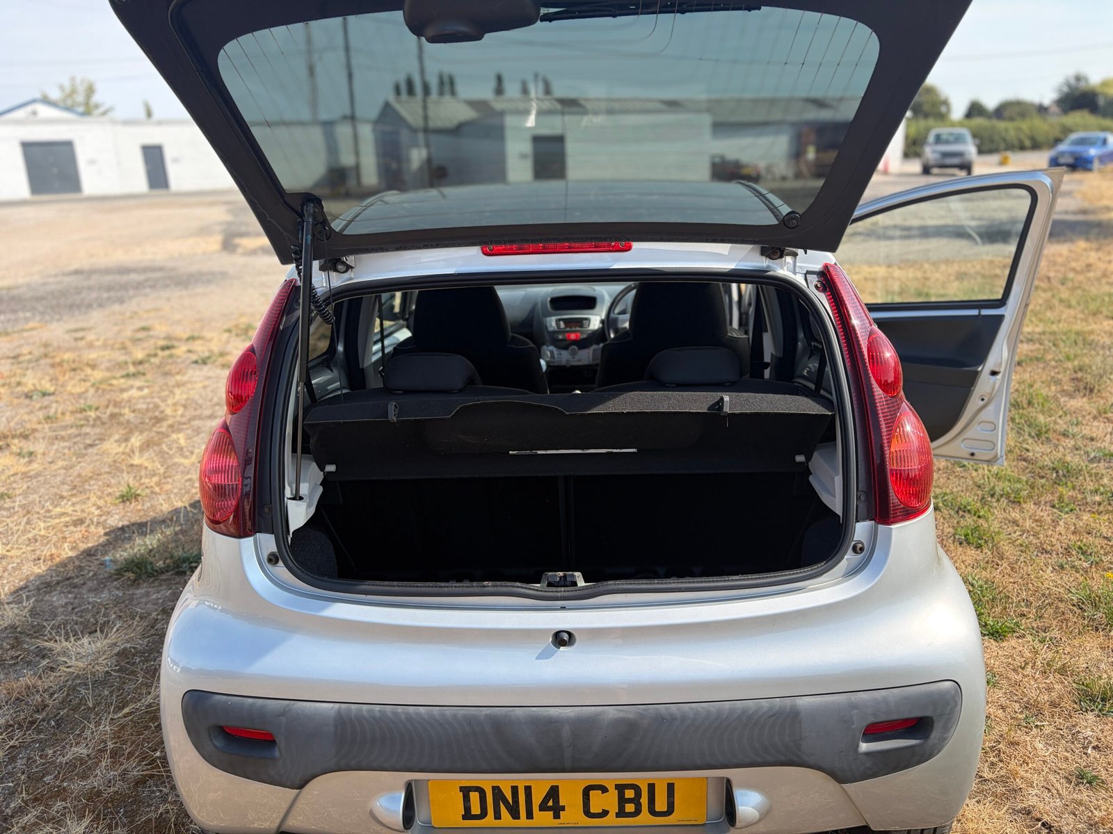 
								Peugeot 107 Allure 2014 full									