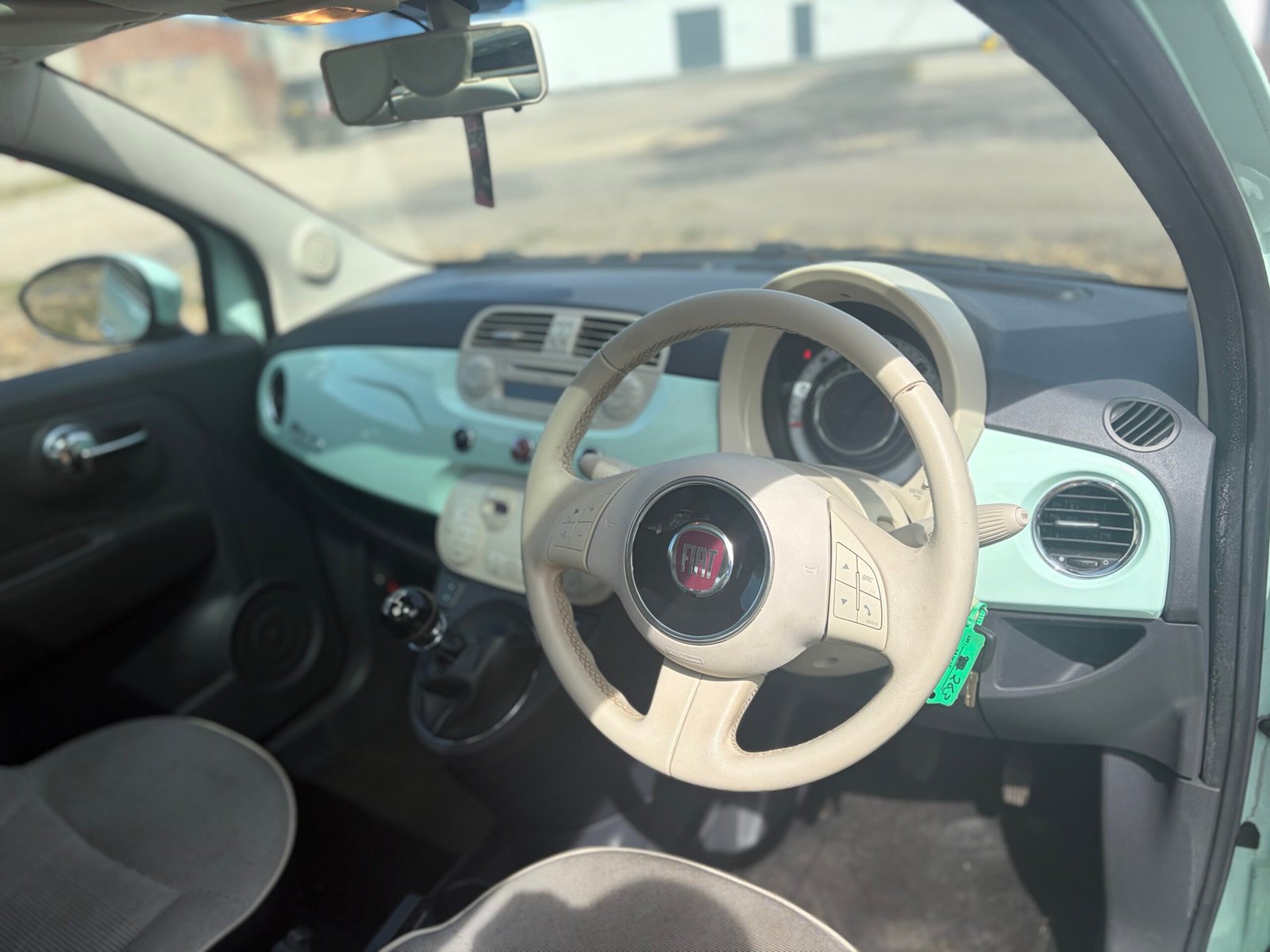 
								Fiat 500 Lounge full									